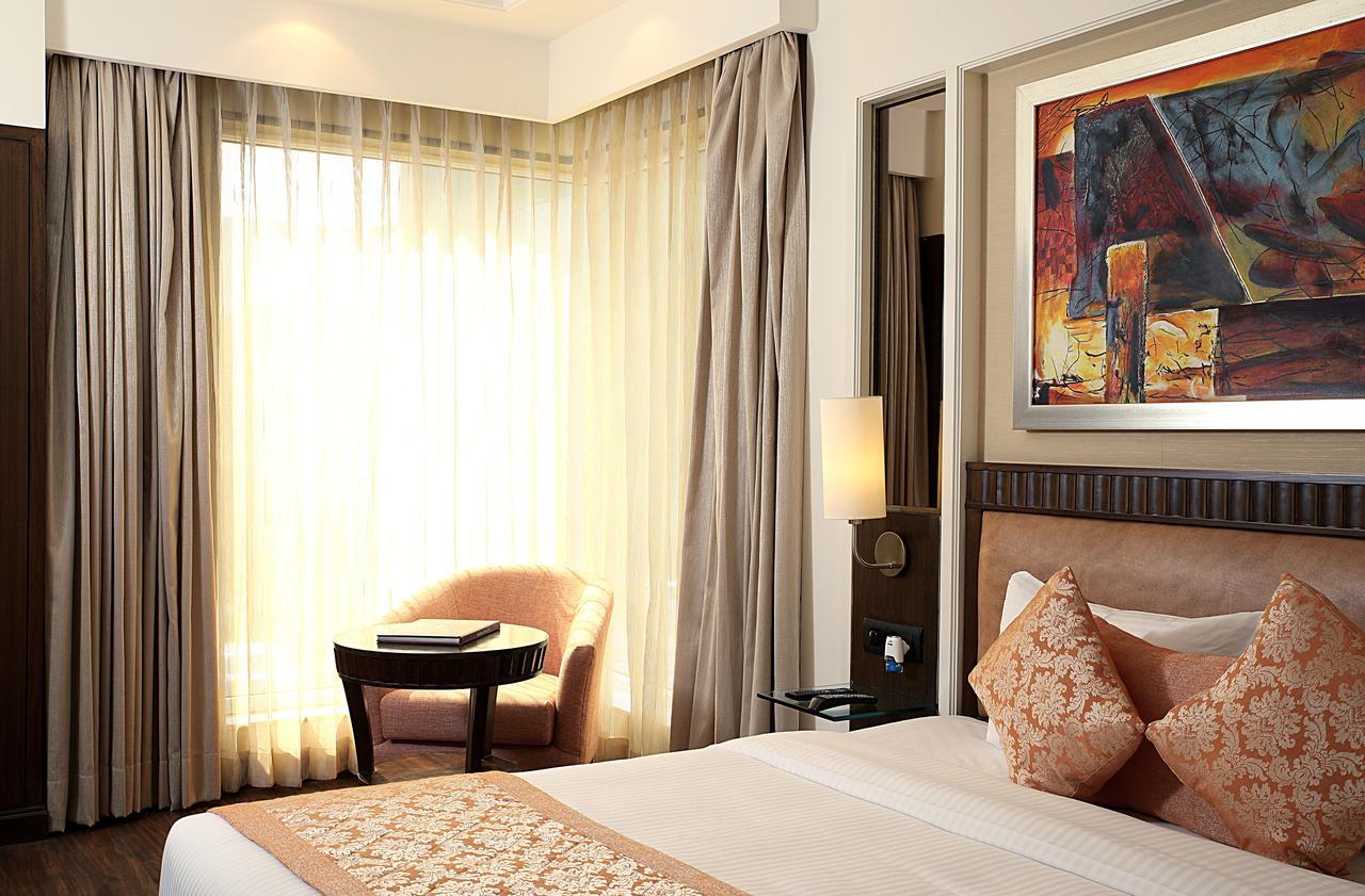 Inde Hotel Signature Tower Ґурґаон Екстер'єр фото