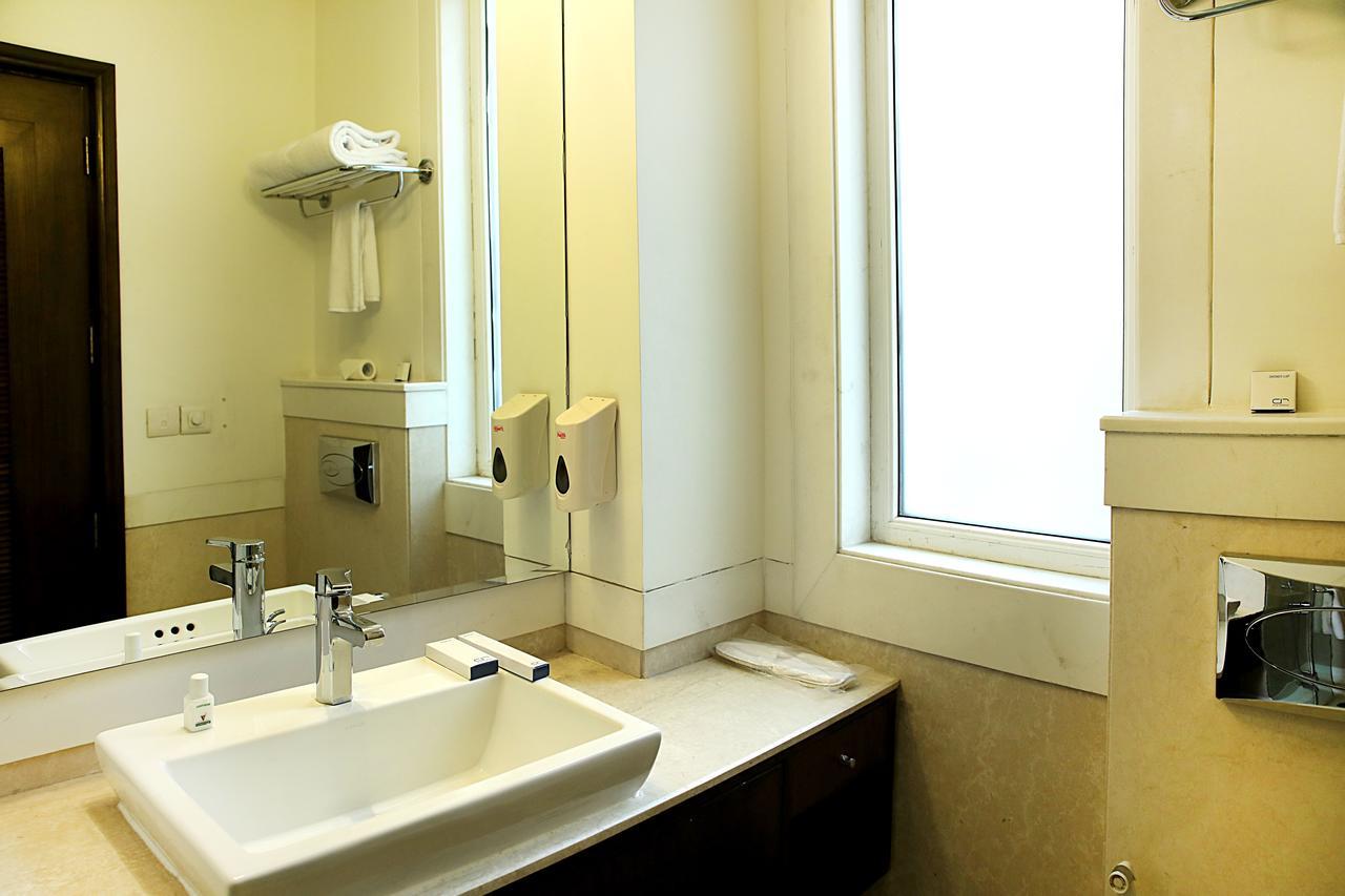 Inde Hotel Signature Tower Ґурґаон Екстер'єр фото